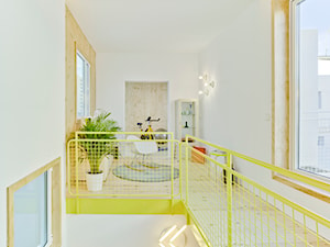 Przyjazny dom w Sagunto - Średni biały hol / przedpokój, styl nowoczesny - zdjęcie od Homebook Design