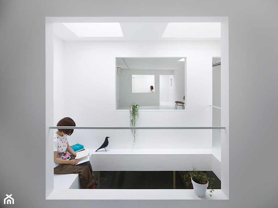 Dom dla roślin - Średni biały hol / przedpokój, styl minimalistyczny - zdjęcie od Homebook Design