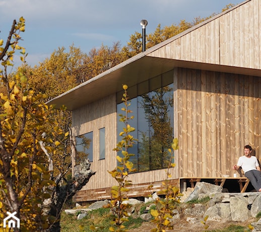 Drewniany dom za miastem - zobacz, jak mieszka norweski architekt!