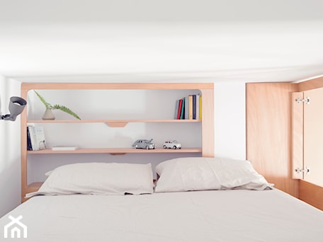 Aranżacje wnętrz - Sypialnia: Małe mieszkanie z dwoma sypialniami - Sypialnia, styl nowoczesny - Homebook Design. Przeglądaj, dodawaj i zapisuj najlepsze zdjęcia, pomysły i inspiracje designerskie. W bazie mamy już prawie milion fotografii!