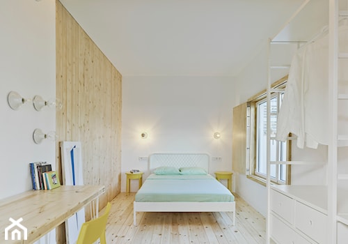 Przyjazny dom w Sagunto - Duża beżowa biała z biurkiem sypialnia, styl nowoczesny - zdjęcie od Homebook Design