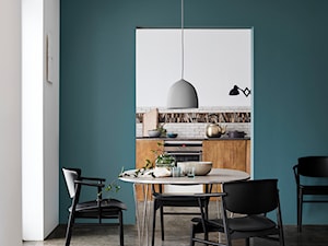 Krzesło N01 by Nedo - Średnia biała niebieska jadalnia jako osobne pomieszczenie, styl minimalistyczny - zdjęcie od Homebook Design
