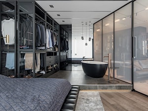 Kąpiele i sny za szkłem - Średnia sypialnia z garderobą z łazienką, styl industrialny - zdjęcie od Homebook Design