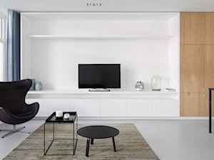 Dom numer 13. Minimalizm na cztery barwy - Średni biały salon, styl minimalistyczny - zdjęcie od Homebook Design