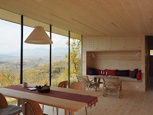 Drewniany dom za miastem - Średnia jadalnia jako osobne pomieszczenie - zdjęcie od Homebook Design