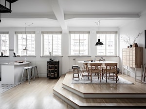 Mieszkać po szwedzku - Średnia szara jadalnia w salonie, styl skandynawski - zdjęcie od Homebook Design