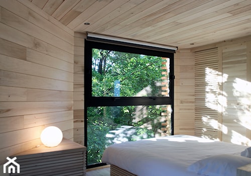 Origin - Średnia beżowa sypialnia na poddaszu, styl nowoczesny - zdjęcie od Homebook Design