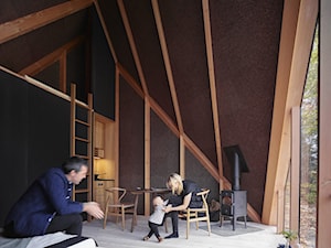 Energooszczędny domek - Średnia czarna sypialnia na poddaszu - zdjęcie od Homebook Design