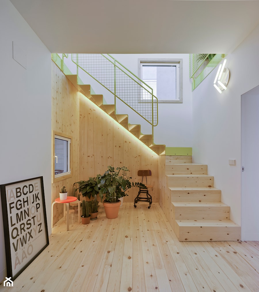Przyjazny dom w Sagunto - Schody, styl nowoczesny - zdjęcie od Homebook Design