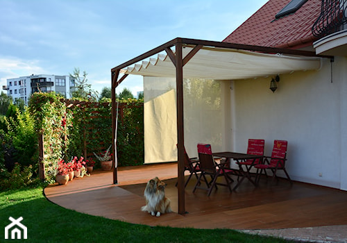 Metamorfoza tarasu - Średni z meblami ogrodowymi taras z tyłu domu, styl nowoczesny - zdjęcie od aipnar