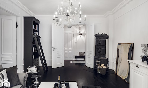 czarno-biały salon w stylu francuskim