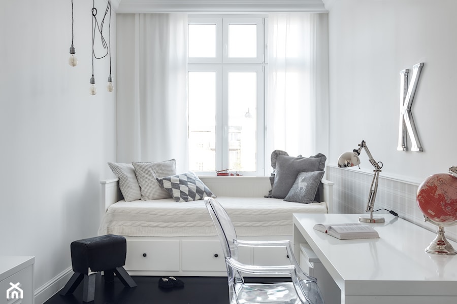 Apartament | Gdańsk Wrzeszcz | REALIZACJA - Średni biały pokój dziecka dla nastolatka dla dziewczynki, styl tradycyjny - zdjęcie od GSG STUDIO | interiors & design