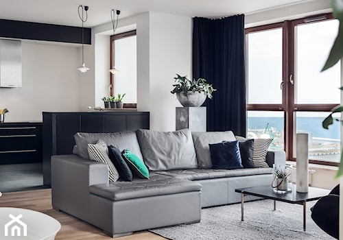 Sea Towers Nordic Apartment | REALIZACJA - Średni szary salon z kuchnią, styl nowoczesny - zdjęcie od GSG STUDIO | interiors & design