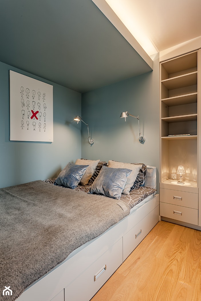Apartament - Mała sypialnia, styl nowoczesny - zdjęcie od Biendesign Pracownia Wnętrz - Homebook