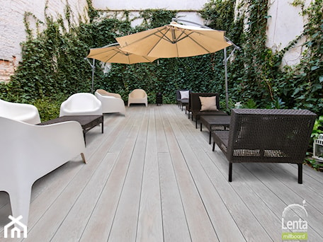 Aranżacje wnętrz - Taras: Taras kompozytowy przed restaurację Millboard - Lenta Wood Composite . Przeglądaj, dodawaj i zapisuj najlepsze zdjęcia, pomysły i inspiracje designerskie. W bazie mamy już prawie milion fotografii!