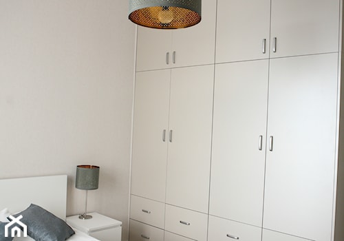 Krakowskie Mieszkanie - Średnia beżowa sypialnia, styl tradycyjny - zdjęcie od Emart.studio