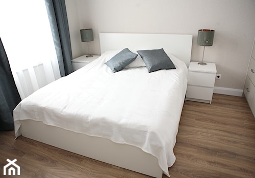 Krakowskie Mieszkanie - Mała beżowa sypialnia, styl tradycyjny - zdjęcie od Emart.studio