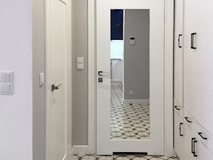 drzwi lustrzane - zdjęcie od Decostory projekty wnętrz, konsultacje oraz szybkie metamorfozy