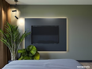 Sypialnia z ukrytym TV w ramie podświetlanej - zdjęcie od Novastrefa - Architektura Wnętrz