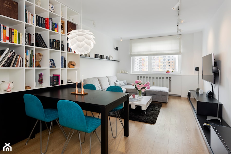 Mieszkanie w Poznaniu IV - Mały biały salon z jadalnią, styl nowoczesny - zdjęcie od Home Plan projektowanie wnętrz Joanna Mielczarek