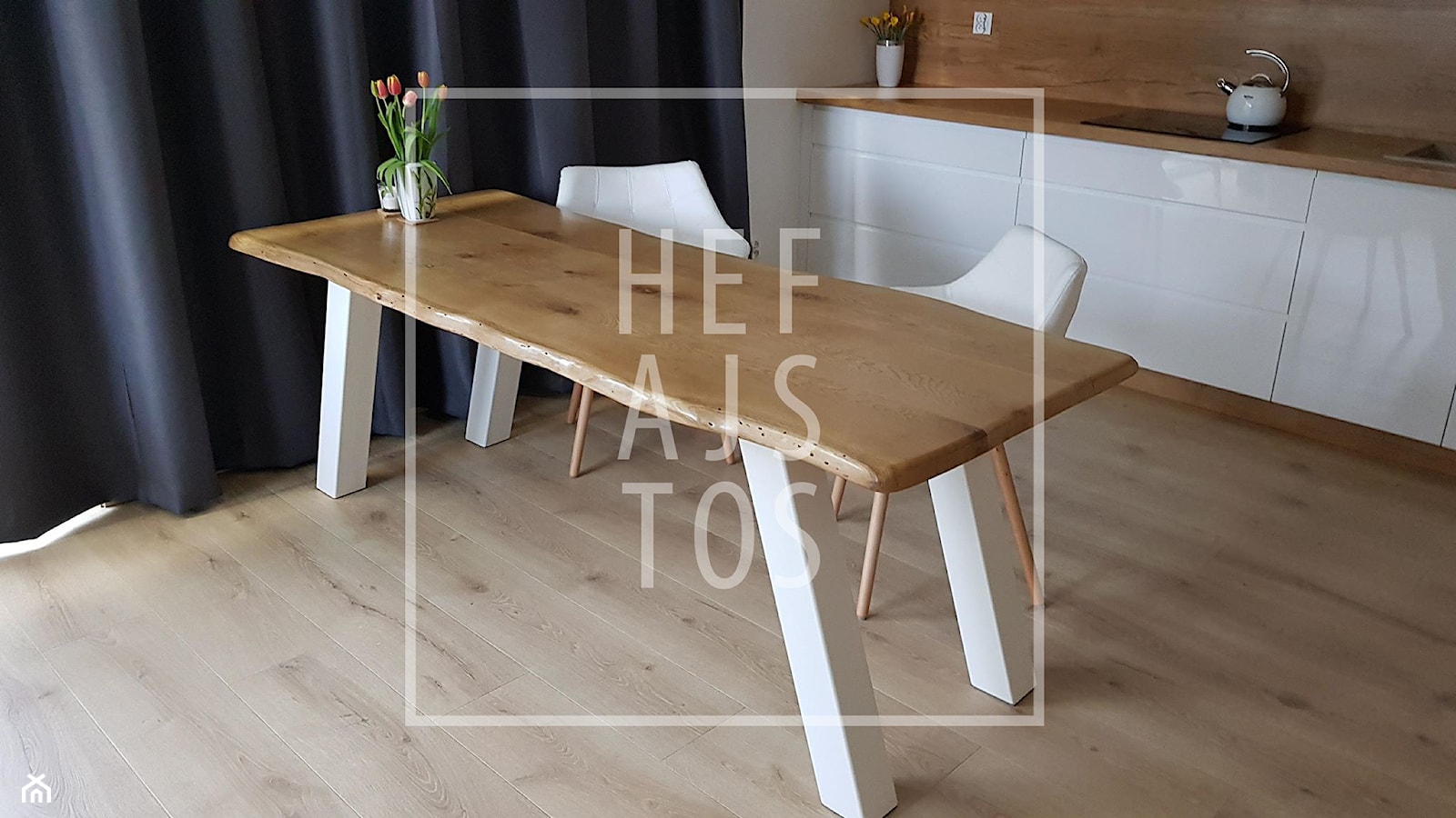 Stalowy stół z drewnianym blatem - zdjęcie od HEFAJSTOS - Homebook