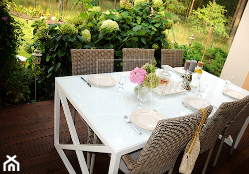 Biały stół ze stali z białą szybą lacobel - zdjęcie od HEFAJSTOS