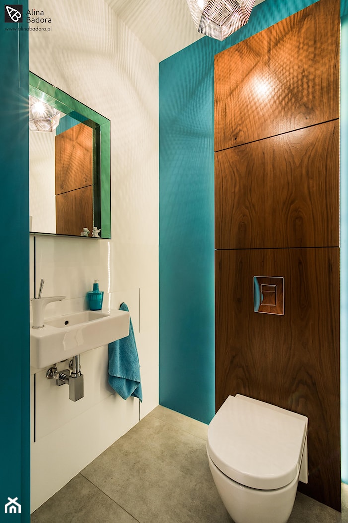 Mała łazienka z turkusem - zdjęcie od Alina Badora Pracownia Architektury Wnętrz - Homebook