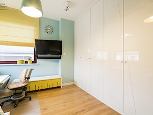 Wygodny pokój dla nastolatka - zdjęcie od Alina Badora Pracownia Architektury Wnętrz