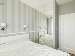 Elegancka sypialnia w bieli w stylu glamour - zdjęcie od Alina Badora Pracownia Architektury Wnętrz