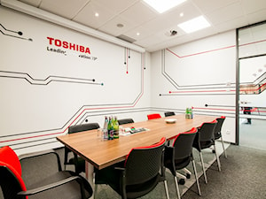 Sala konferencyjna w siedzibie Toshiba Lighting - zdjęcie od Alina Badora Pracownia Architektury Wnętrz