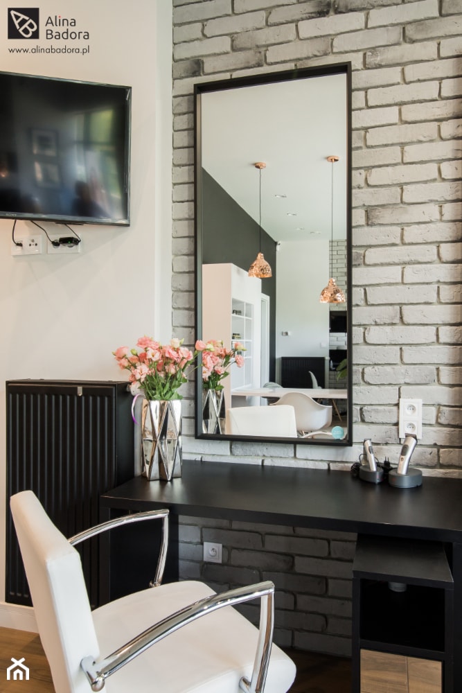 Stanowisko fryzjerskie w salonie urody - zdjęcie od Alina Badora Pracownia Architektury Wnętrz
