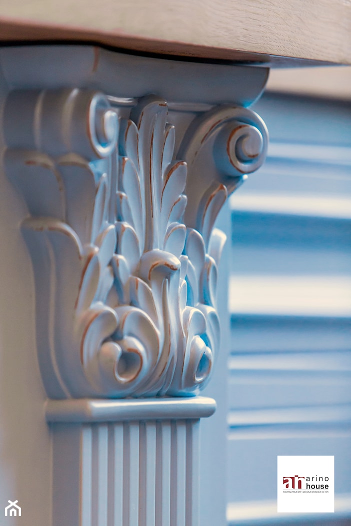 Niebieska kuchnia z ornamentami - zdjęcie od Arino Design Sp. z o.o. - Homebook