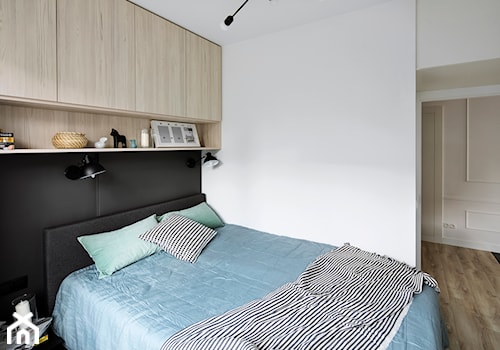 Żoliborz - Mała biała czarna sypialnia, styl skandynawski - zdjęcie od Projekt MIMO