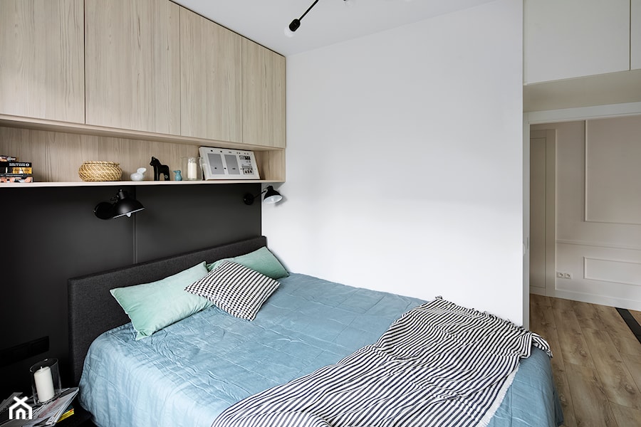 Żoliborz - Mała biała czarna sypialnia, styl skandynawski - zdjęcie od Projekt MIMO