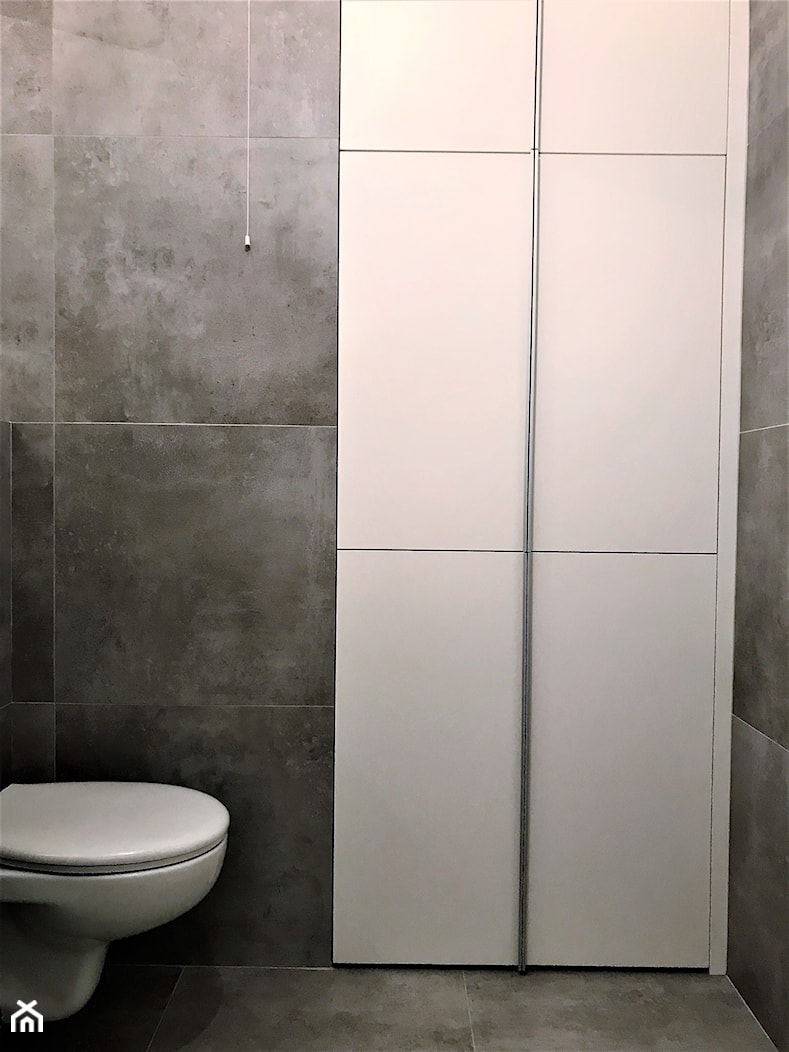 Prealizacja projektu łazienki na Kozanowie - Mała na poddaszu bez okna łazienka, styl nowoczesny - zdjęcie od DekoDeko - Homebook