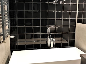 Przytulny industrial - realizacja projeku na Lipie Piotrowskiej - cz.3 łazienka - Mała bez okna z lustrem z punktowym oświetleniem łazienka, styl nowoczesny - zdjęcie od DekoDeko