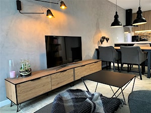 Soft-loftowe marzenie klientki - realizacja projektu na wrocławskim Oporowie - Salon, styl industrialny - zdjęcie od DekoDeko