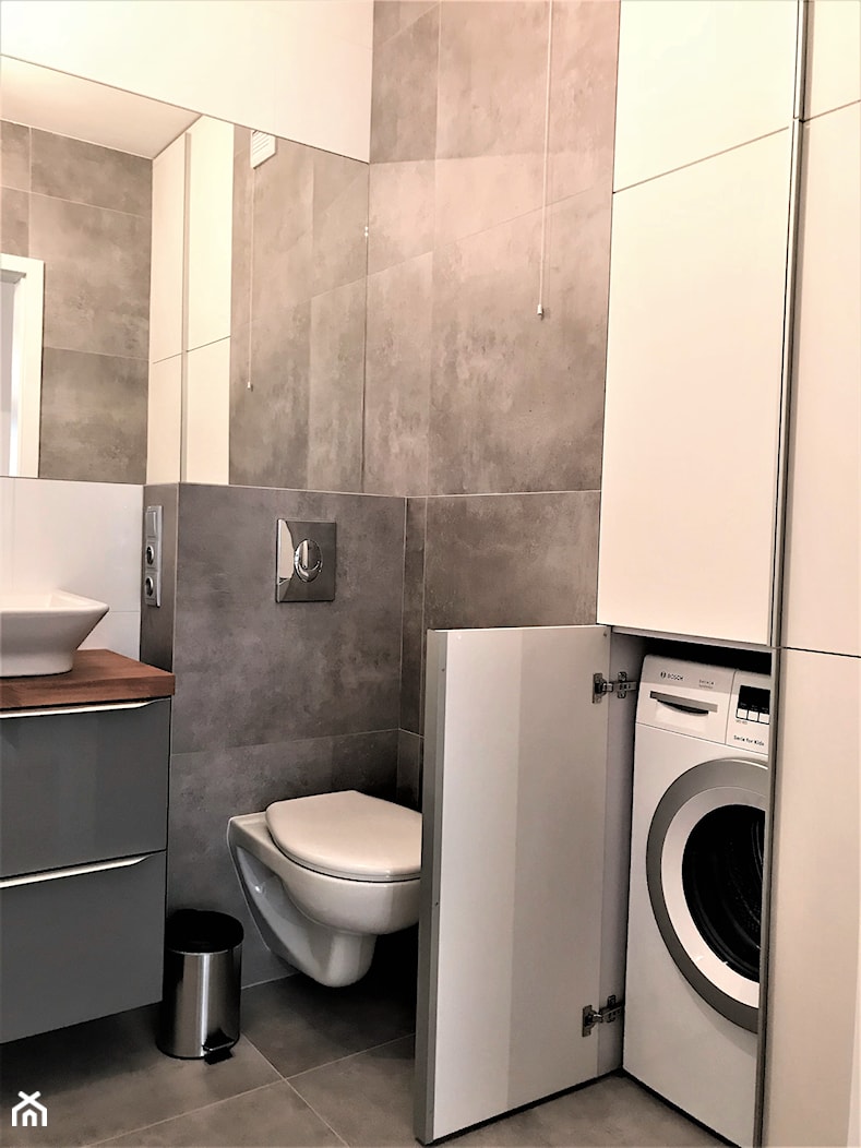 Prealizacja projektu łazienki na Kozanowie - Mała na poddaszu bez okna z pralką / suszarką z lustrem łazienka, styl nowoczesny - zdjęcie od DekoDeko - Homebook