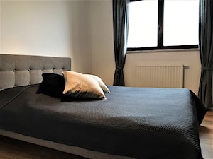 Realizacja - na wynajem Krakowskie Tarasy Wrocław - Mała biała sypialnia, styl nowoczesny - zdjęcie od DekoDeko