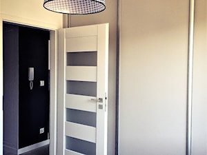 Realizacja w Promenadach Wrocławskich – mieszkanie na wynajem. - Mała beżowa sypialnia, styl nowoczesny - zdjęcie od DekoDeko