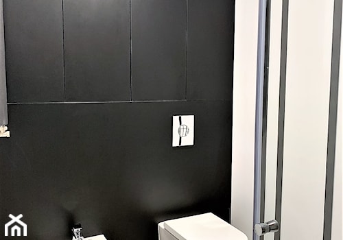 2 sypialnie – realizacja projektu 4 pok. na Gaju - Mała bez okna łazienka, styl minimalistyczny - zdjęcie od DekoDeko