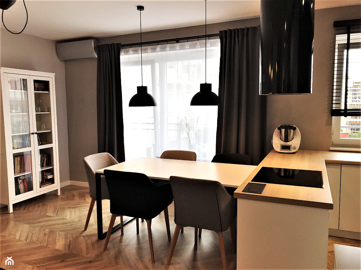 Mieszkanie z duszą w nowym bloku - realizacja projektu - Jadalnia, styl nowoczesny - zdjęcie od DekoDeko - Homebook