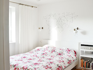 MIESZKANIE_WROCŁAW - Mała biała sypialnia, styl skandynawski - zdjęcie od SK.WRO.