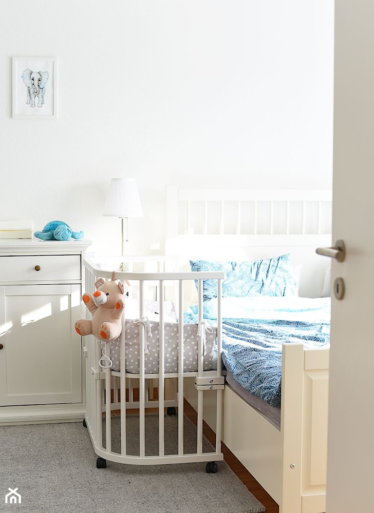 Kącik dla niemowlaka w sypialni rodziców - zdjęcie od Polenka - Homebook
