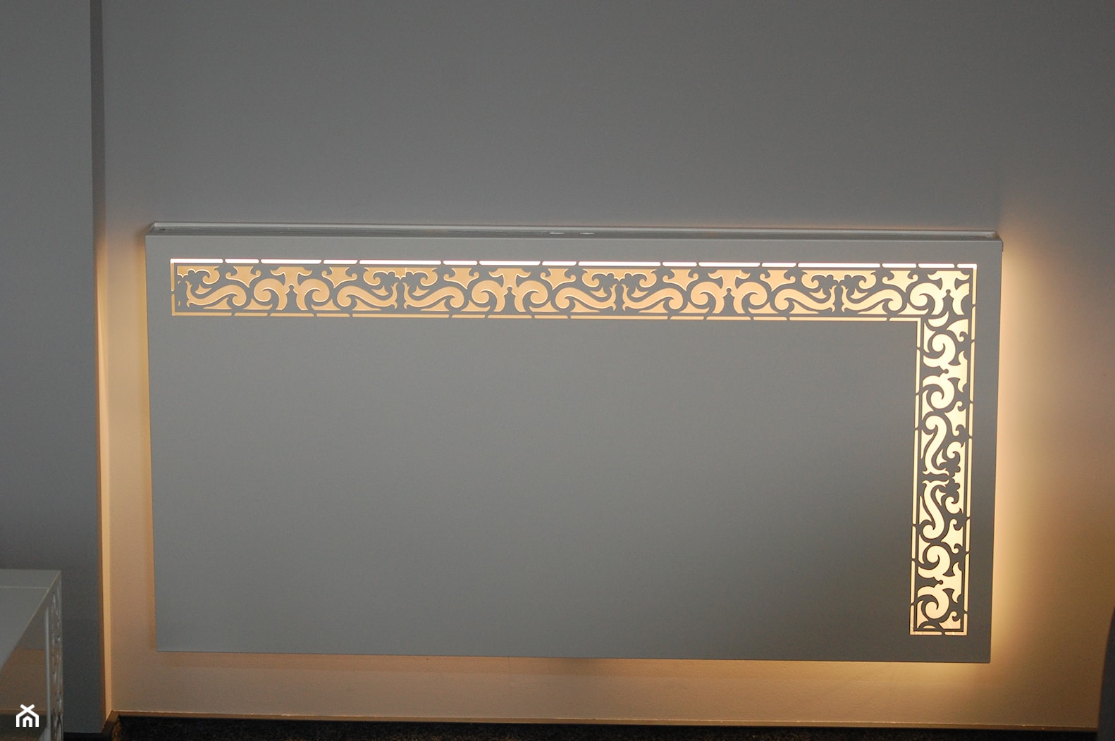 Podświetlana osłona grzejnikowa z wbudowanym nawilżaczem - zdjęcie od CyglerStyl - Homebook