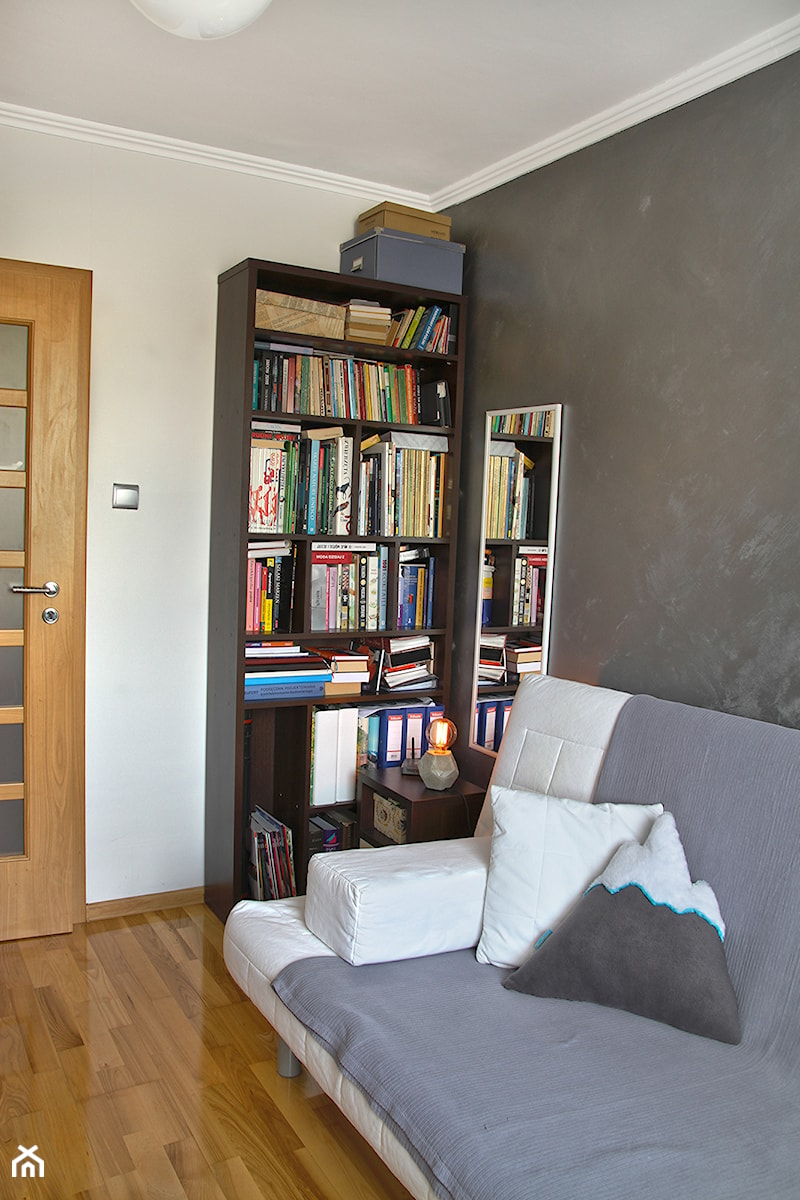 Mieszkanie - Śląsk - Małe w osobnym pomieszczeniu z sofą szare biuro, styl nowoczesny - zdjęcie od Martyna Kowalewska - Projekt DOM²