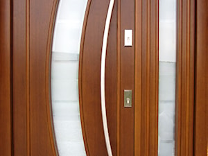 Drzwi drewniane dwuskrzydłowe - zdjęcie od pieruszka.pl