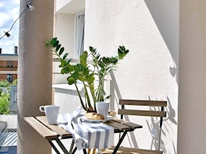 balkon - z miejscem na kawę - zdjęcie od Projektowanie wnętrz Olga Januszkiewicz