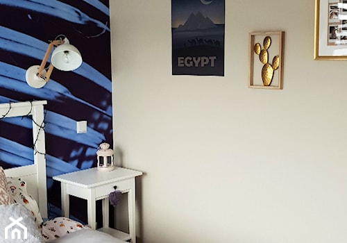 Moje 38 metrów - Mała beżowa czarna sypialnia, styl skandynawski - zdjęcie od Dominik Kulig