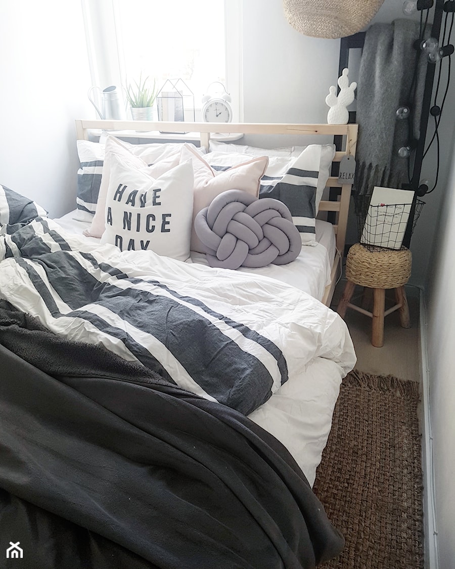 Moje mieszkanie - Mała biała szara sypialnia - zdjęcie od Aleksandra Chilecka-Salihaj